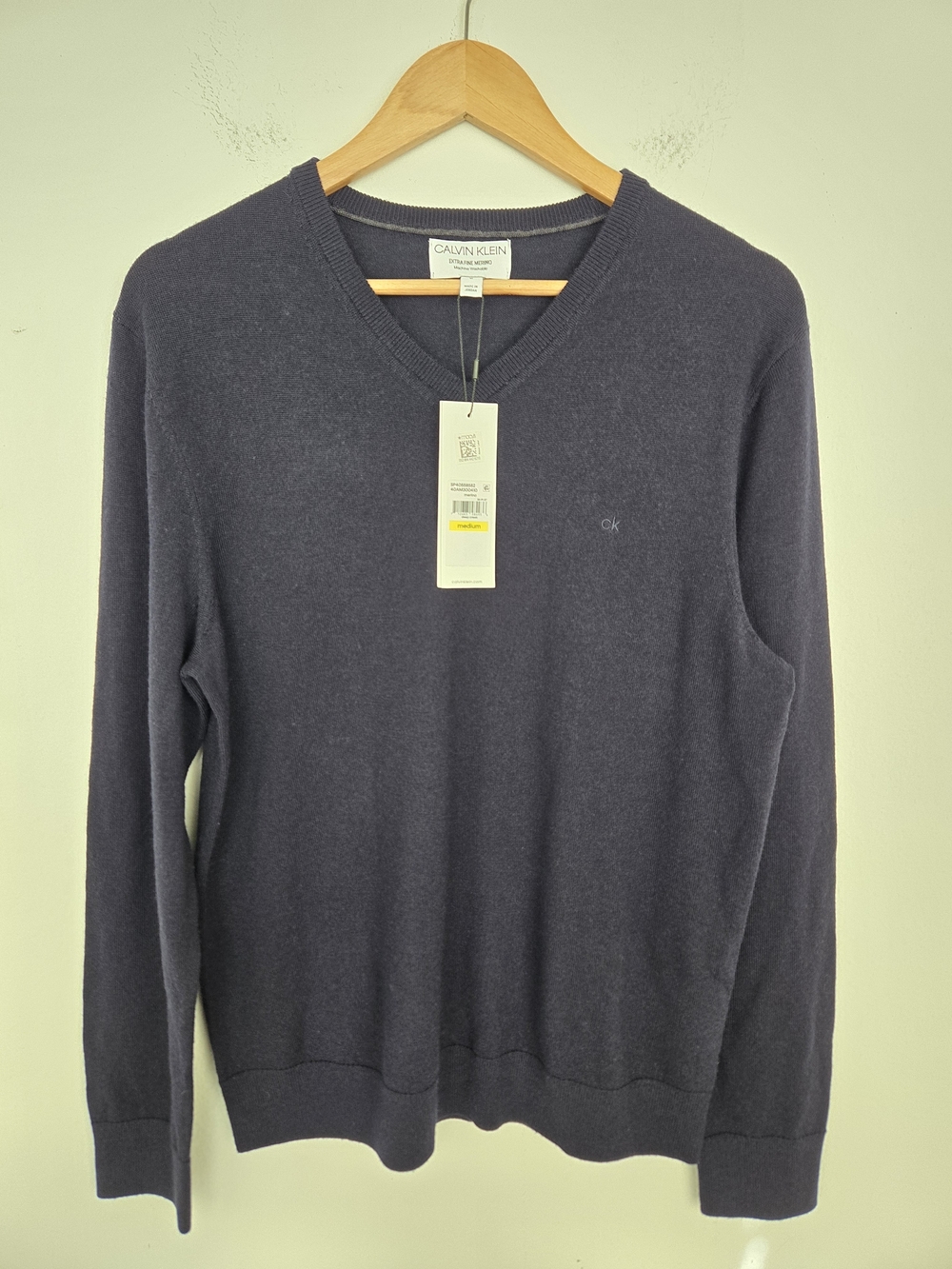 Calvin Klein NWT Men's Extra Fine Merino Wool Washable V-Neck Sweater Navy M